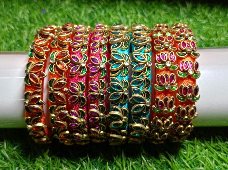 Kundhan Bangles Q8 - 1 Pair - Image 2